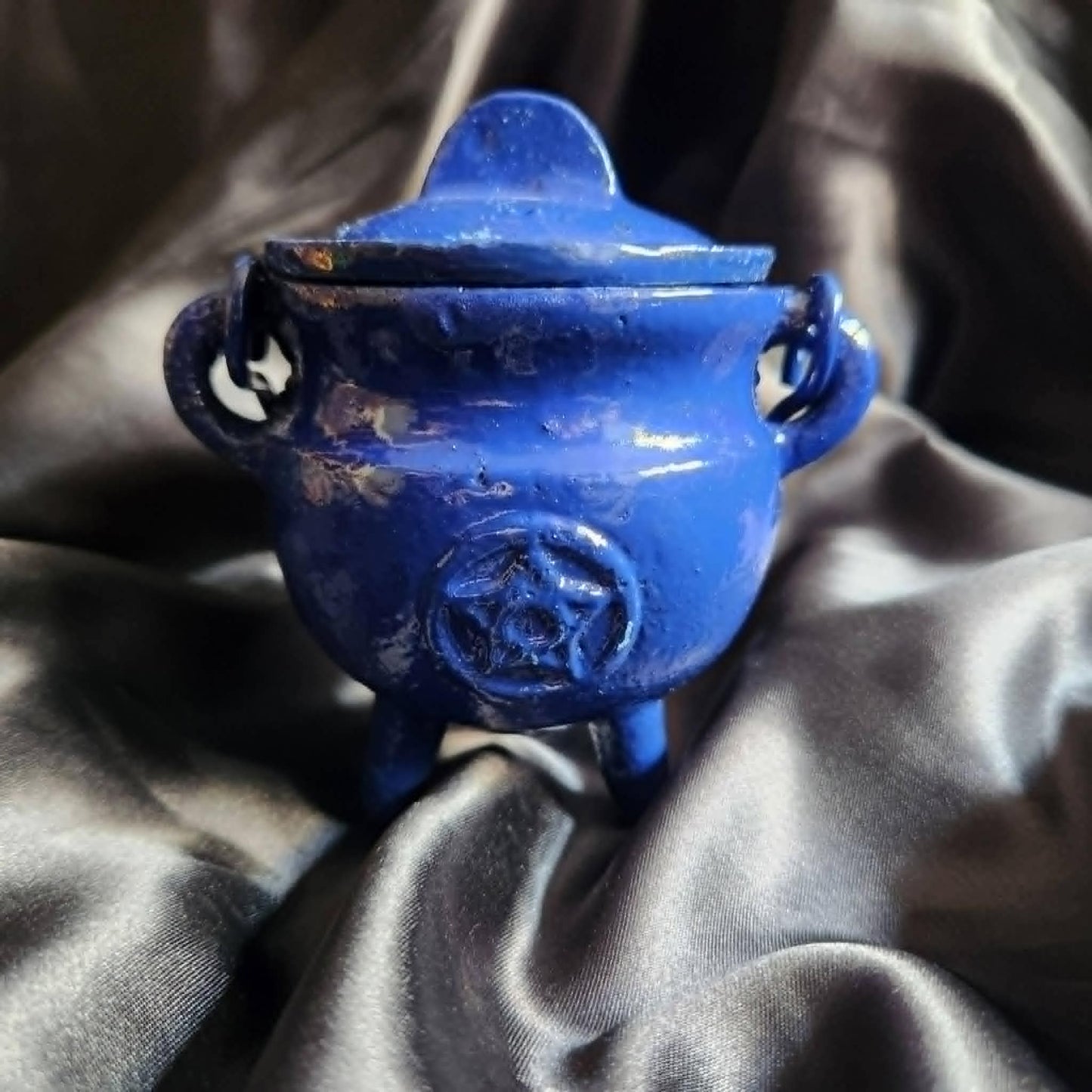 Cauldron- Coloured