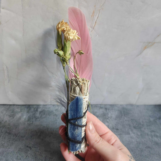 White Sage, Chrysanthemum & Blue Kyanite