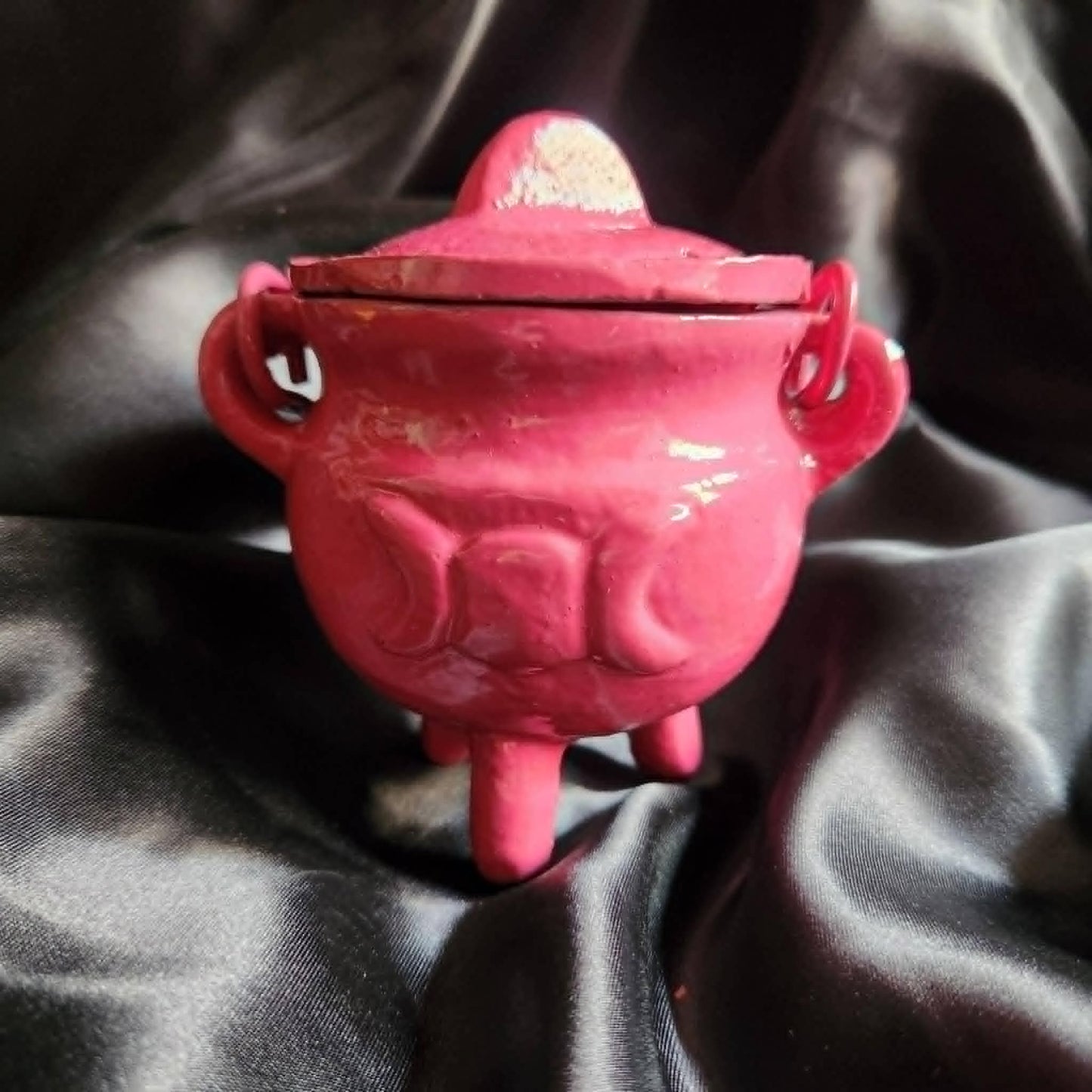 Cauldron- Coloured